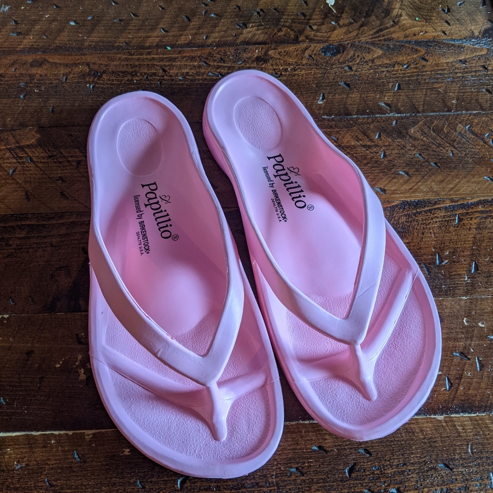 NWOT Papillio flip flops by Birkenstock